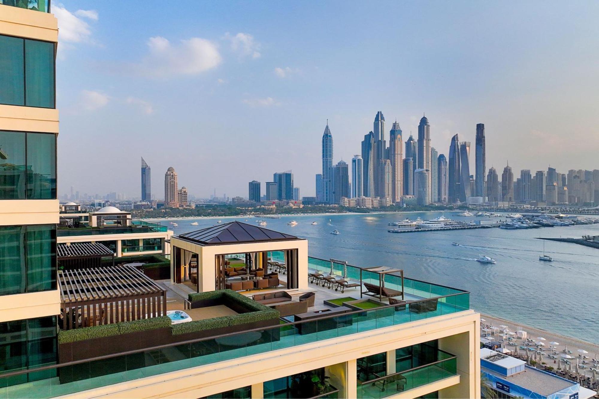 Marriott Resort Palm Jumeirah, Dubaj Exteriér fotografie View of Dubai Marina from the Westin